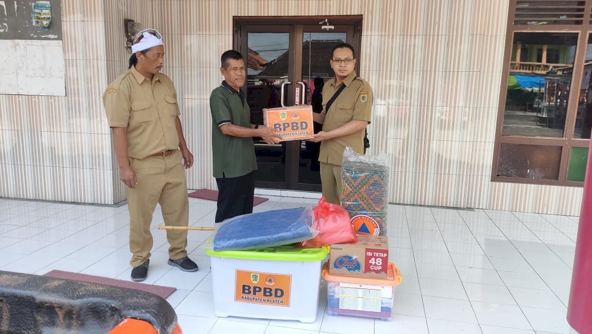 Distribusi Bantuan Logistik Bagi Korban Kebakaran Rumah Di Kecamatan Pedan