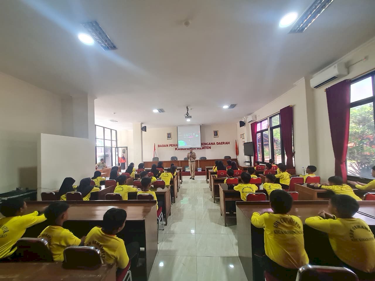 Kunjungan Edukasi Bencana dari SD Negeri Gemampir, Kecamatan Karangnongko