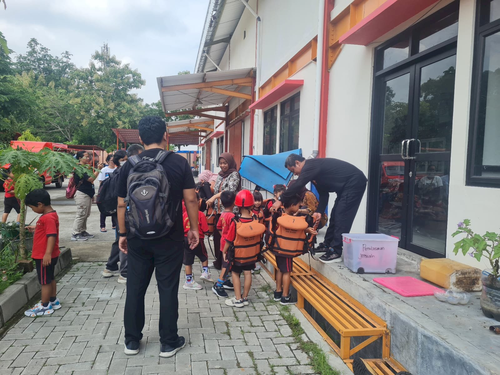 Kunjungan Edukasi Bencana dari KB & TK Kristen Filadelfia 