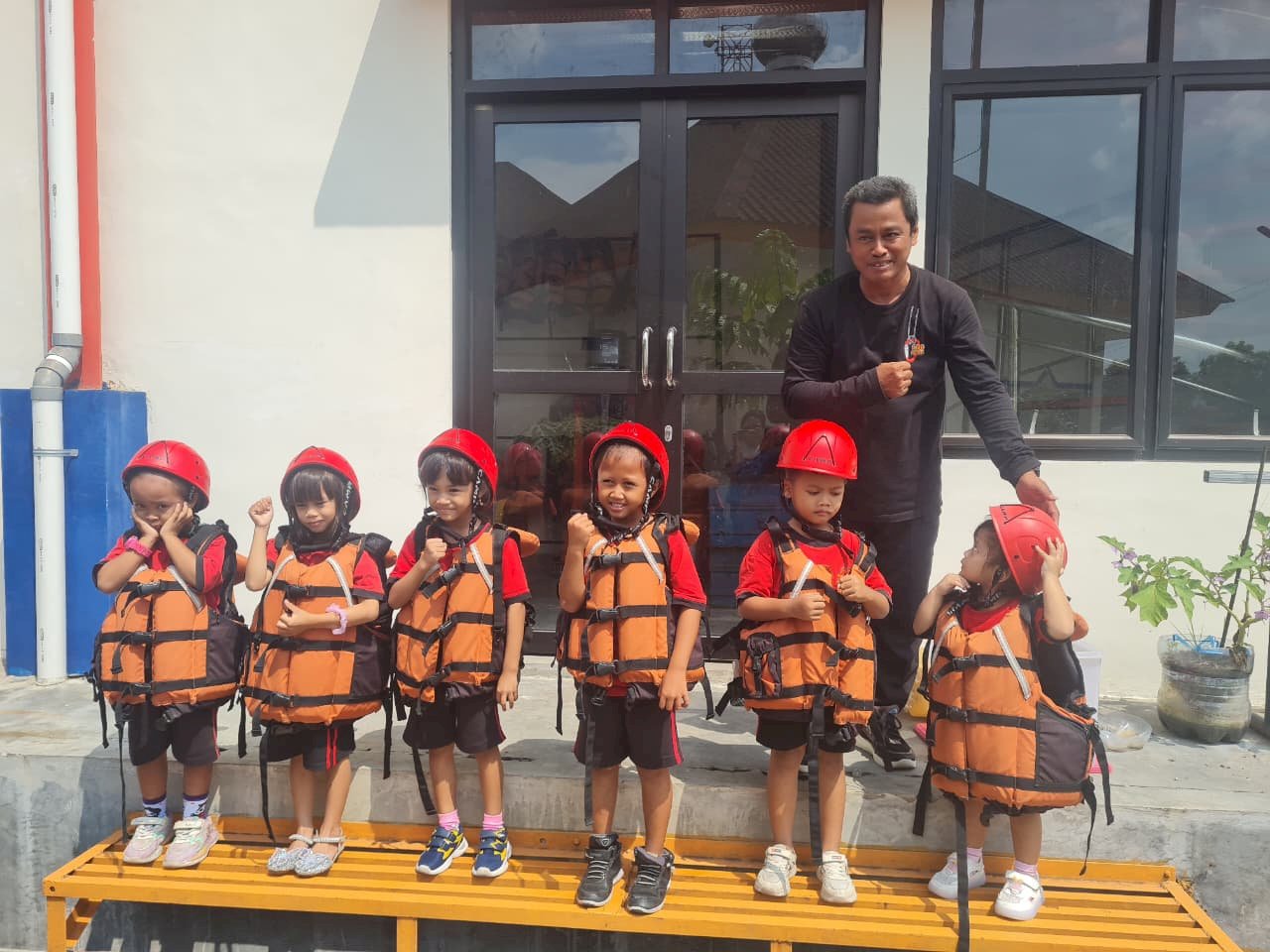 Kunjungan Edukasi Bencana dari KB & TK Kristen Filadelfia 