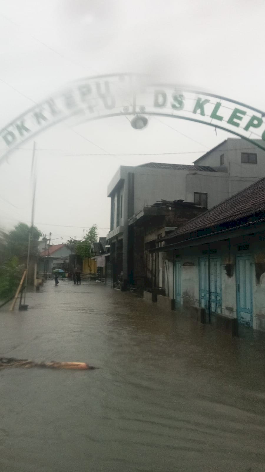 Luapan Air Genangi Akses Jalan di Desa Klepu, Kecamatan Ceper