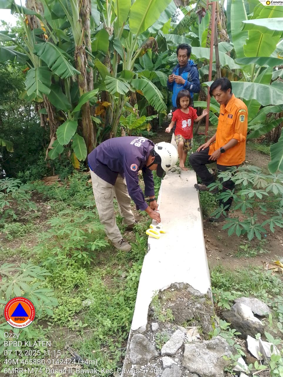 Tanggul Sungai Desa Bawak Ambles Gegara Hujan Deras