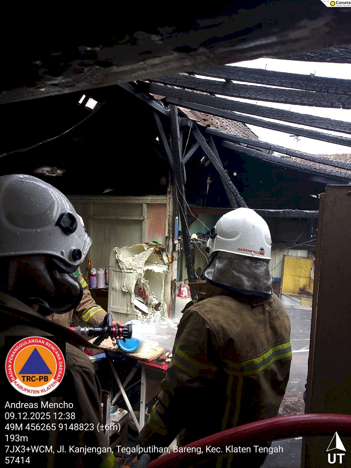Kebakaran Rumah Di Kelurahan Bareng, Klaten Tengah. Penyebab Belum Diketahui