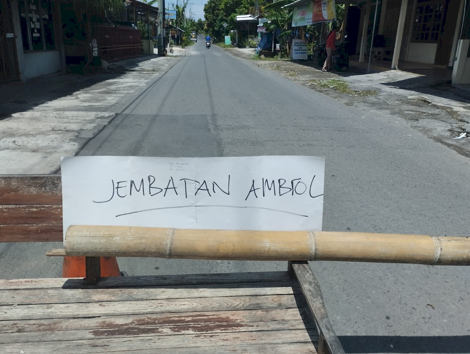 Talud Jembatan di Desa Kadilanggon, Kecamatan Wedi Ambrol, Akses Dialihkan