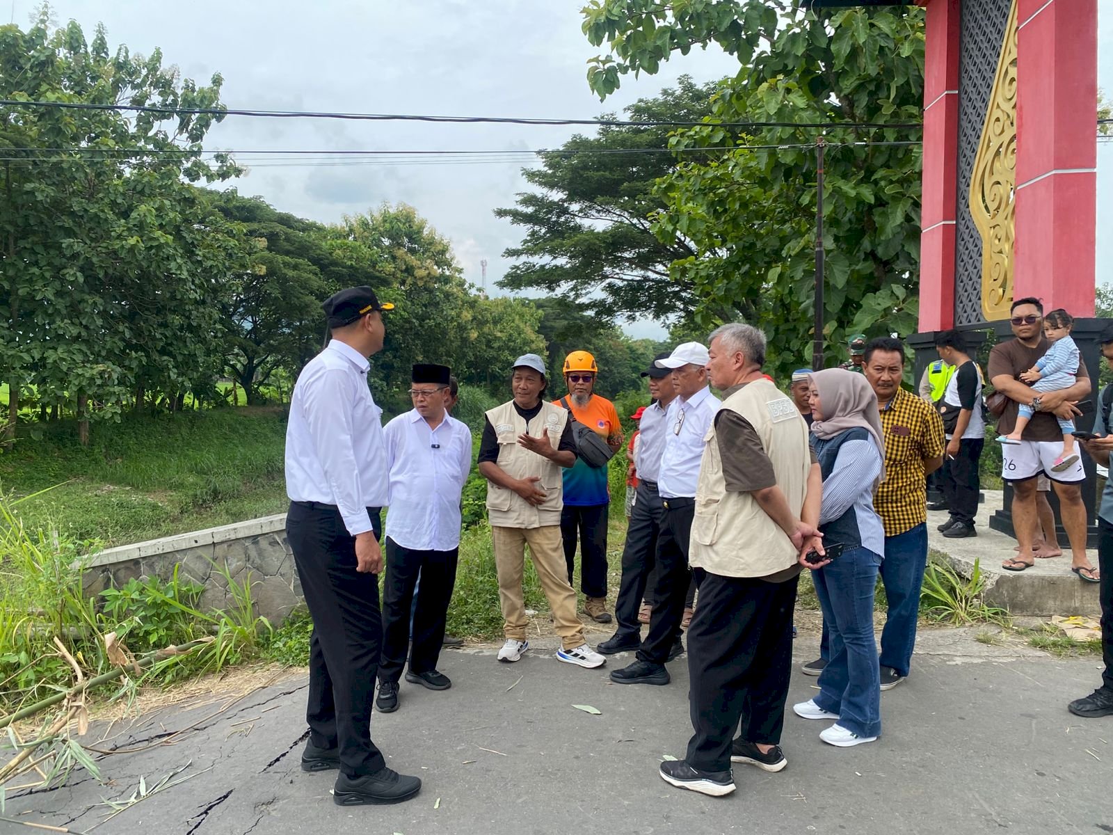 Bupati Klaten Cek Jembatan Amblas Klaten - Gunung Kidul