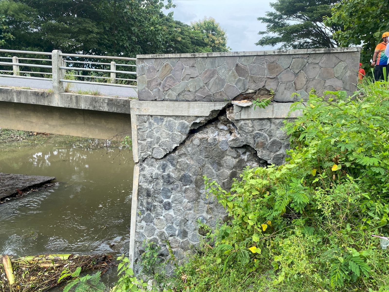 Bupati Klaten Cek Jembatan Amblas Klaten - Gunung Kidul