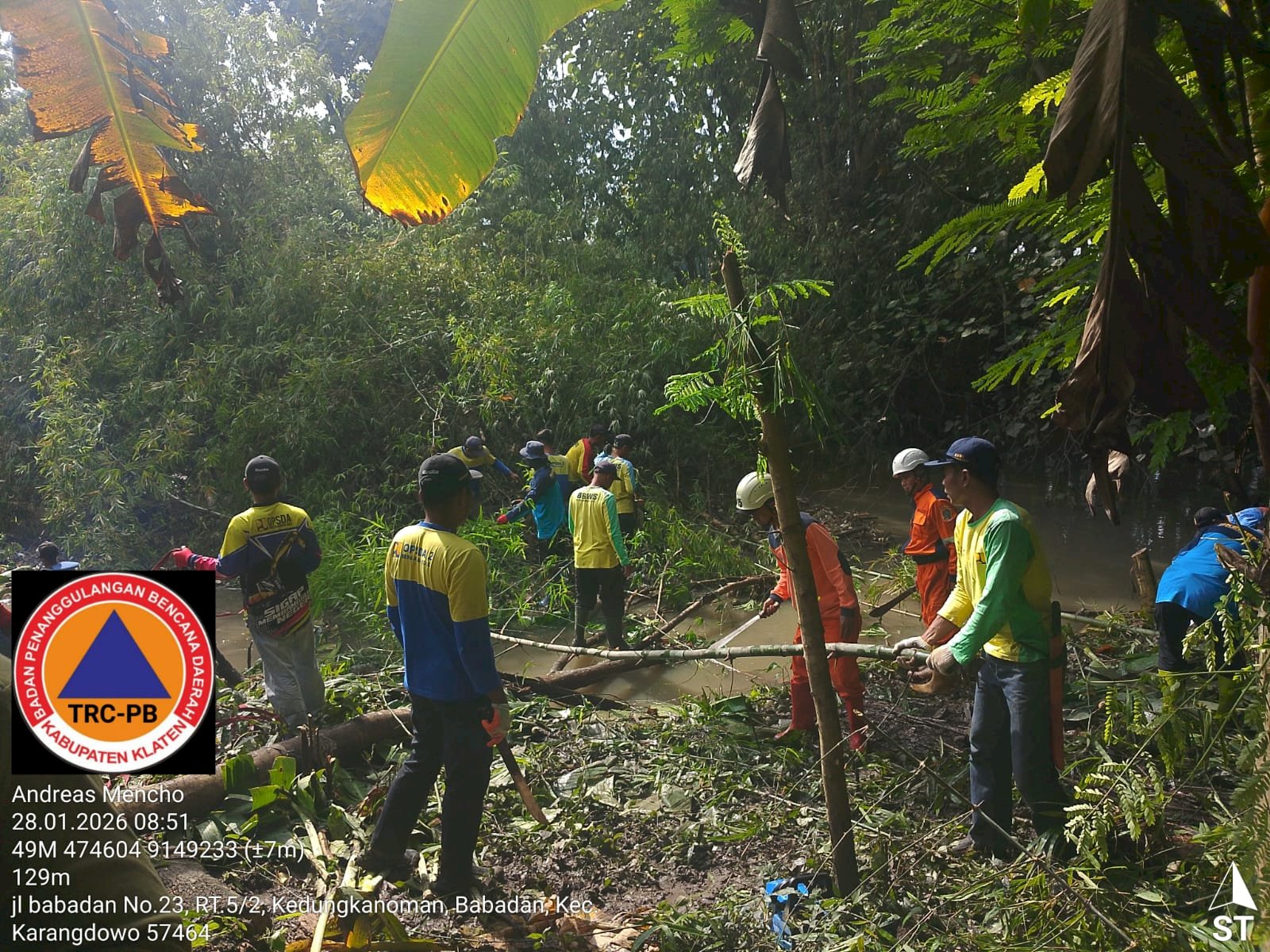 Semangat Gotong Royong, Bersihkan Sampah dan Rumpun Bambu di Desa Babadan, Kecamatan Karangdowo