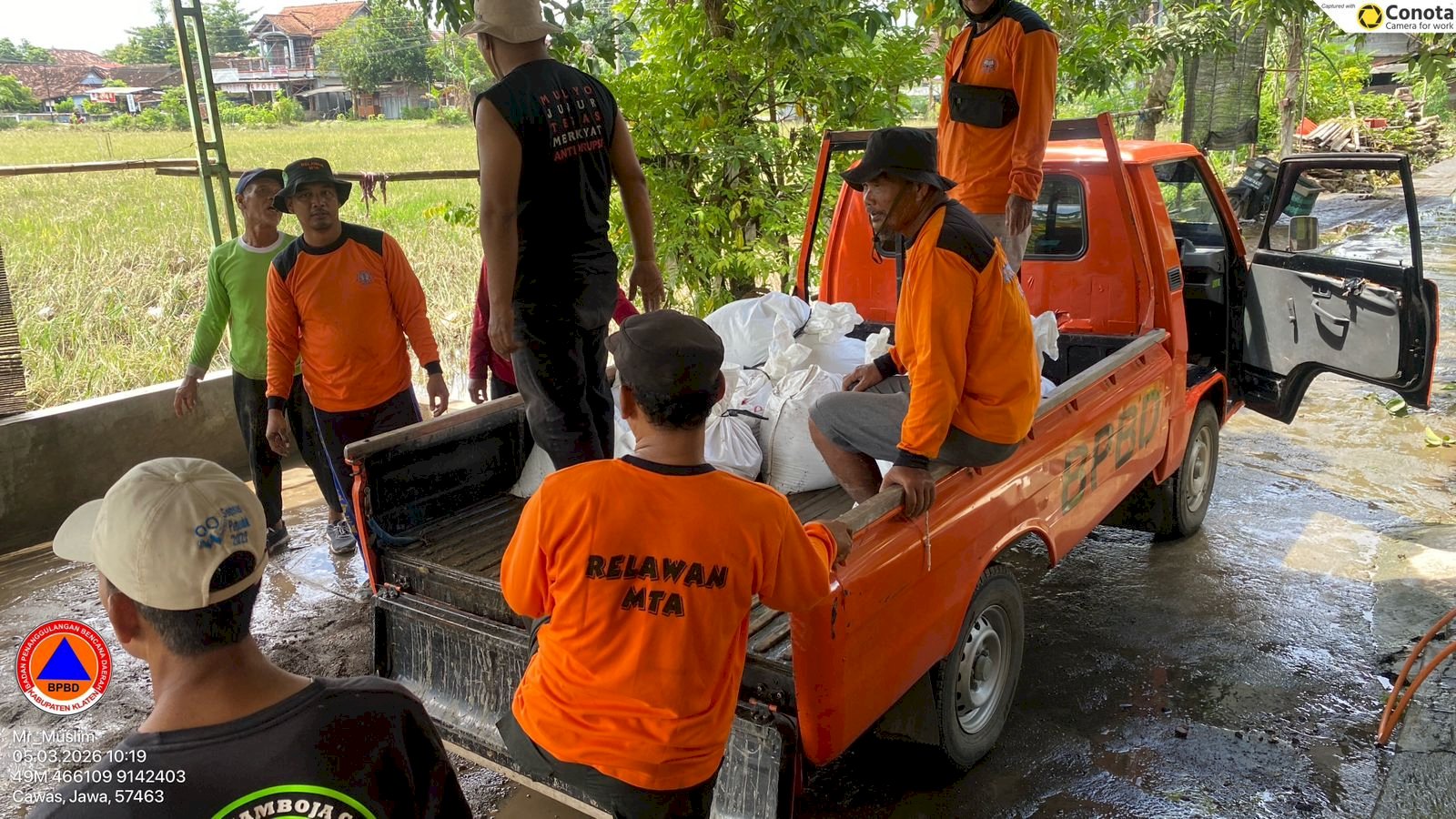 Gotong Royong Perbaikan Tanggul Jebol di Desa Bawak dan Japanan, Kecamatan Cawas