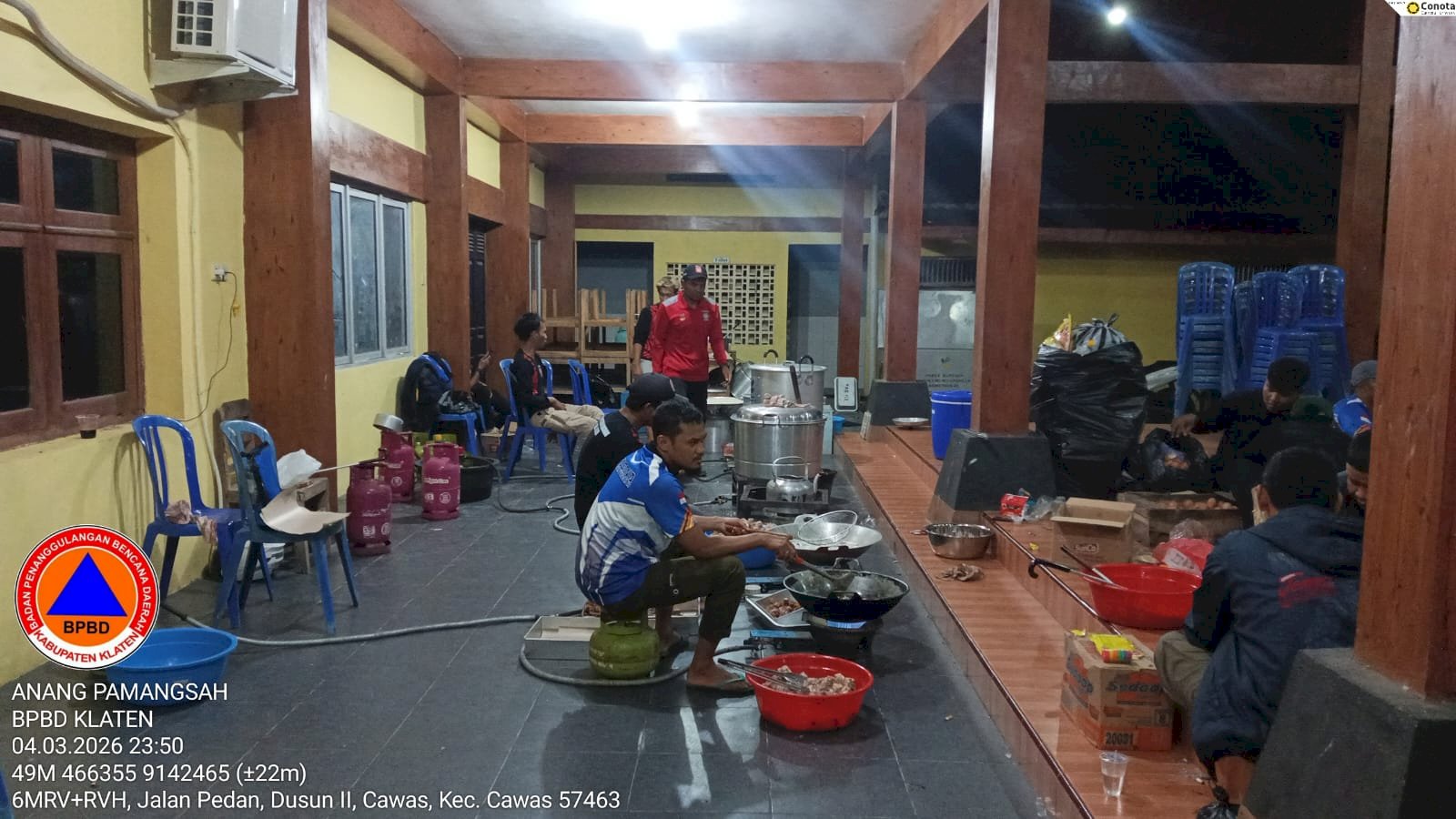 Pemkab Klaten Dirikan Dapur Umum di Balai Desa Cawas, Kecamatan Cawas Untuk Korban Bencana Banjir