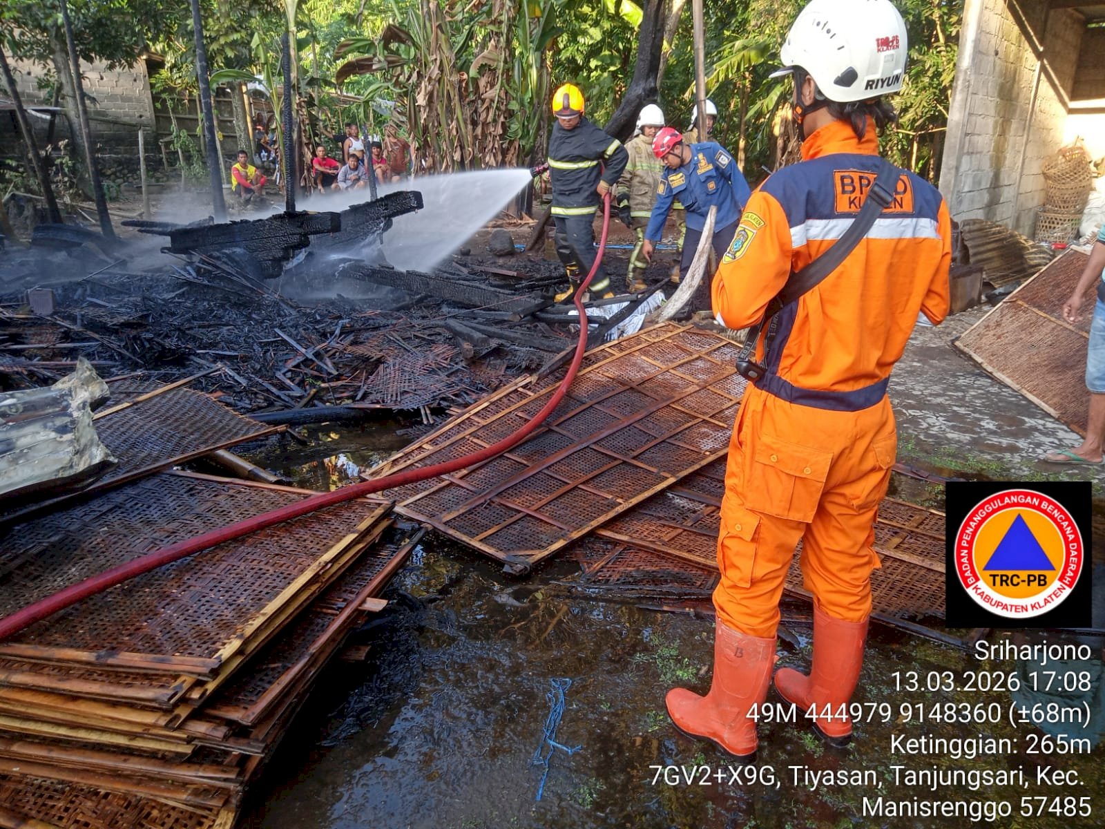 Bakar Sampah Tanpa Pengawasan, Rumah dan Kandang Sapi di Manisrenggo Terbakar