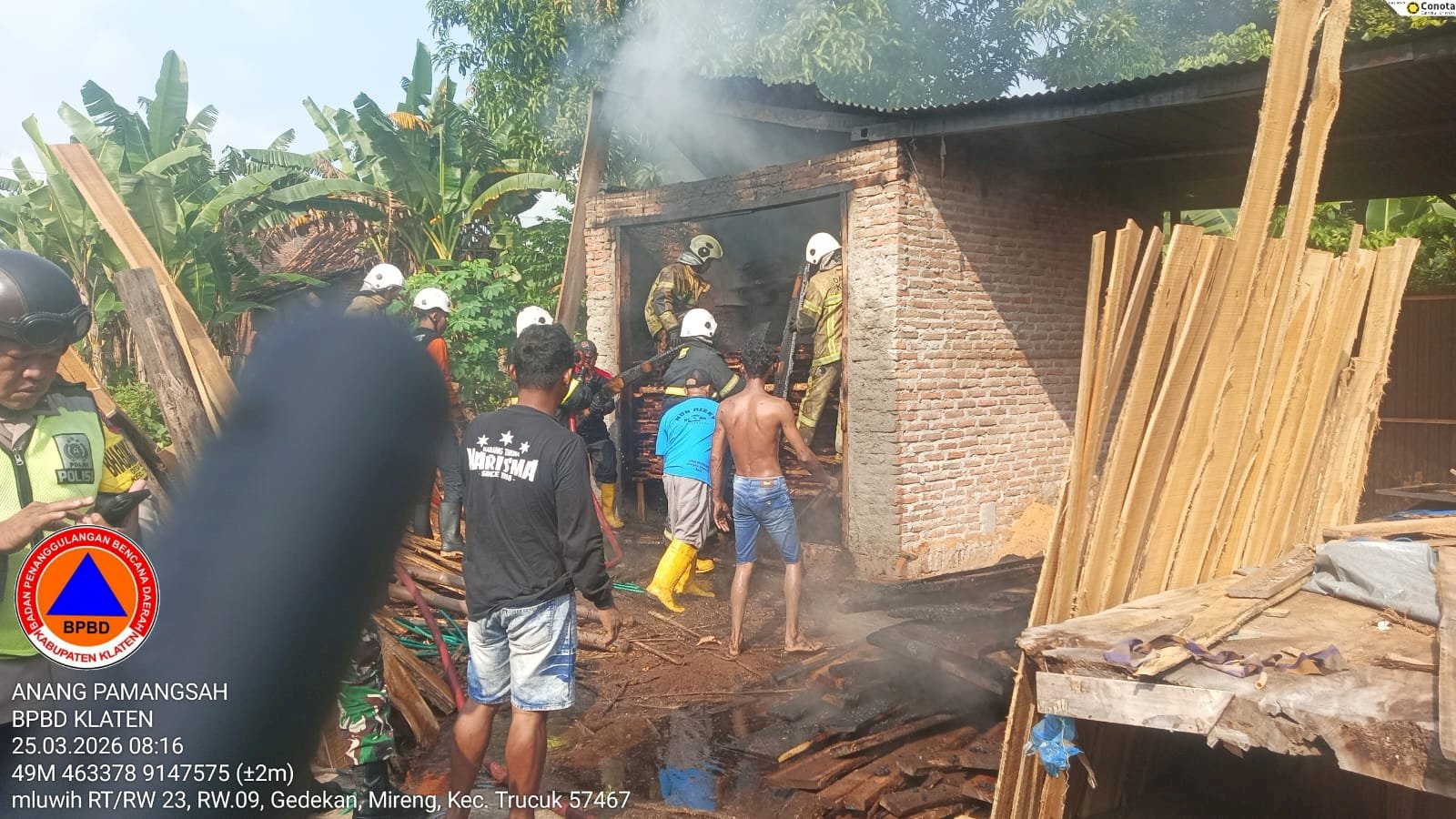 Kebakaran Landa Oven Pengeringan Kayu di Desa Mireng, Kecamatan Trucuk
