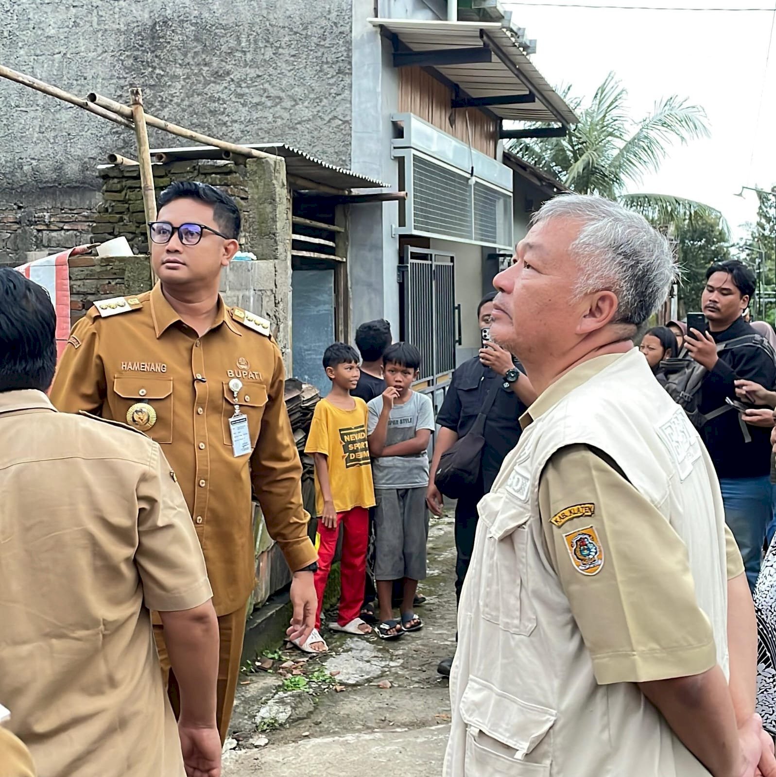 Bupati Klaten Tinjau Lokasi Dampak Angin Kencang 