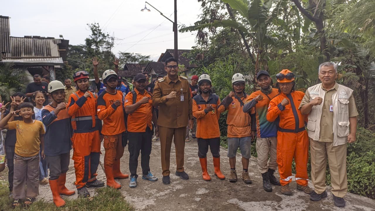 Bupati Klaten Tinjau Lokasi Dampak Angin Kencang 