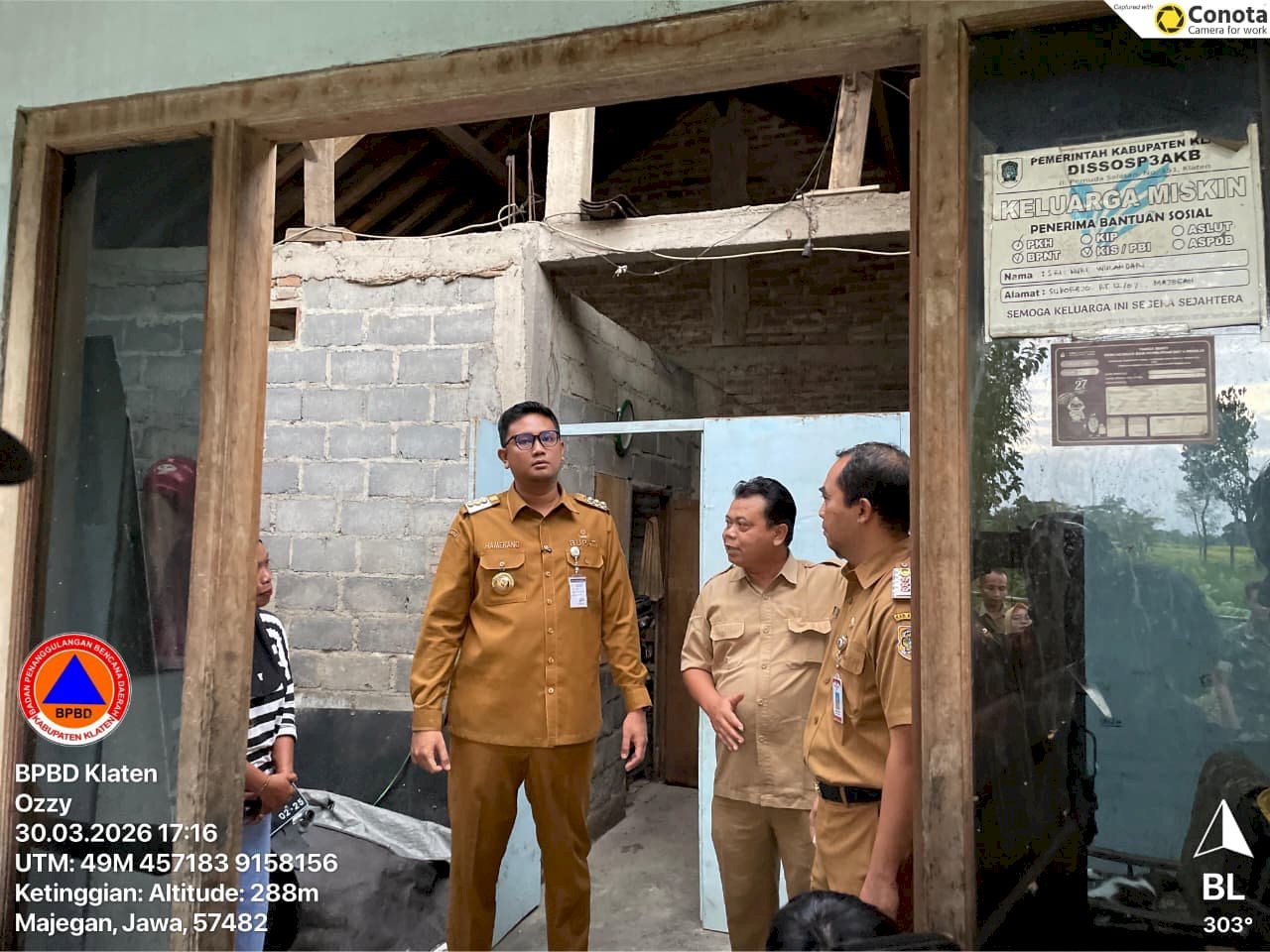 Bupati Klaten Tinjau Lokasi Dampak Angin Kencang 