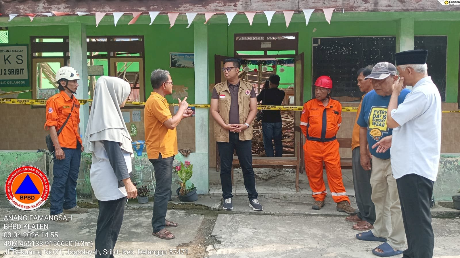 Atap Sekolah Roboh, Bupati Klaten Tinjau Lokasi Pastikan Gerak Cepat Penanganan