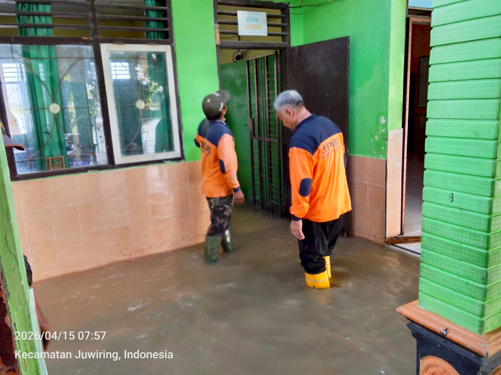 Curah Hujan Tinggi Sebabkan Banjir Genangan di Sejumlah Titik Kecamatan