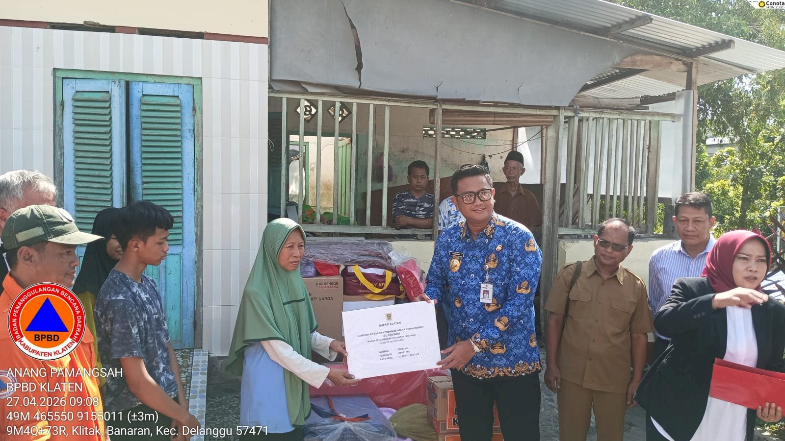 Bupati Klaten Tinjau Atap Rumah Roboh di Desa Banaran, Kecamatan Delanggu