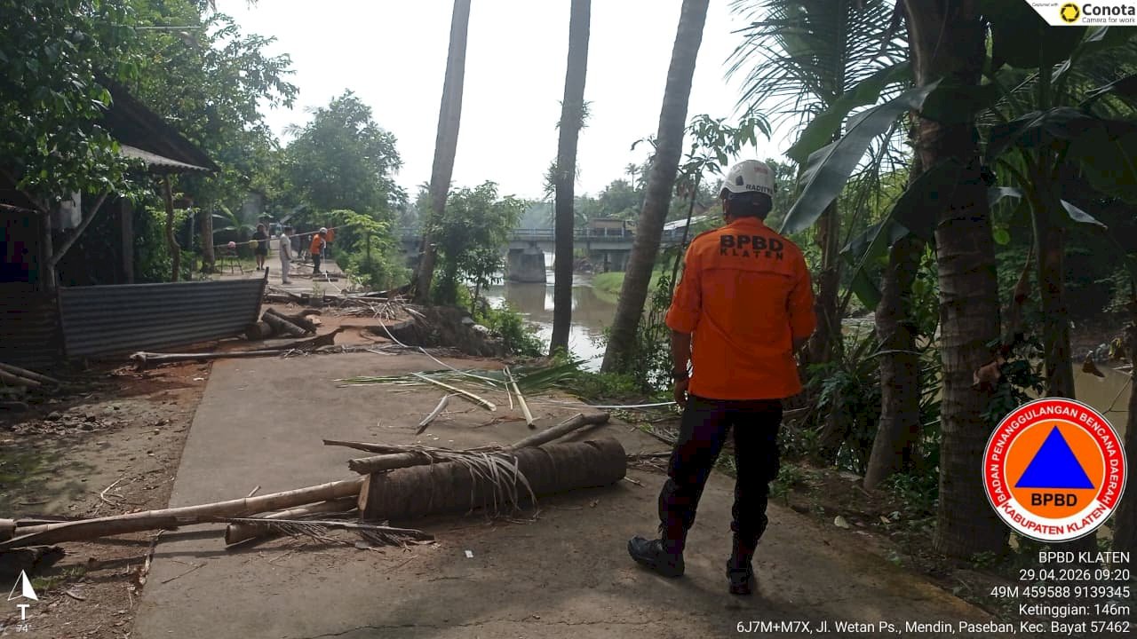 Hujan dengan Intensitas Lebat Sebabkan Tanggul Longsor di Desa Paseban, Kecamatan Bayat