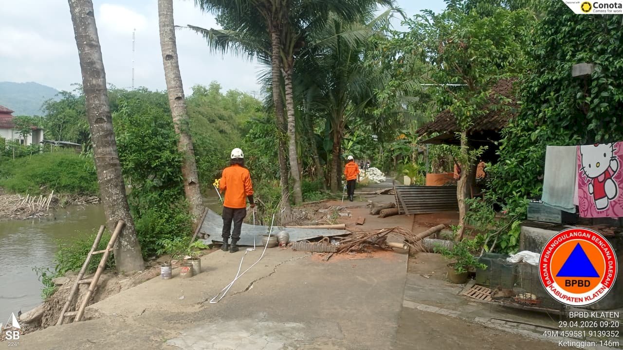 Hujan dengan Intensitas Lebat Sebabkan Tanggul Longsor di Desa Paseban, Kecamatan Bayat
