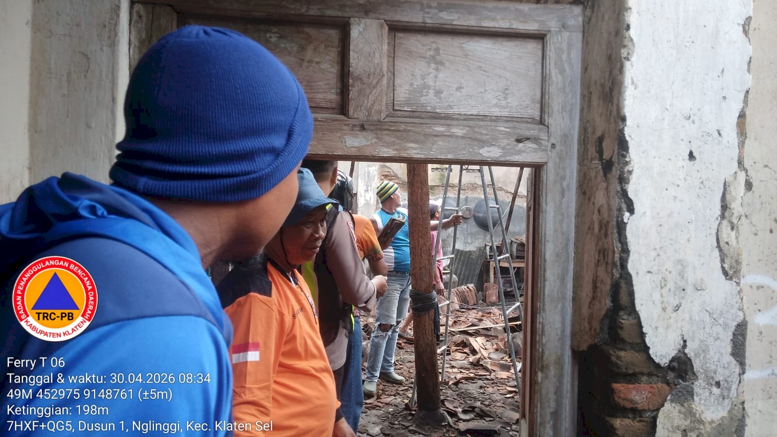 Assessment Atap Rumah Roboh di Desa Nglinggi, Kecamatan Klaten Selatan