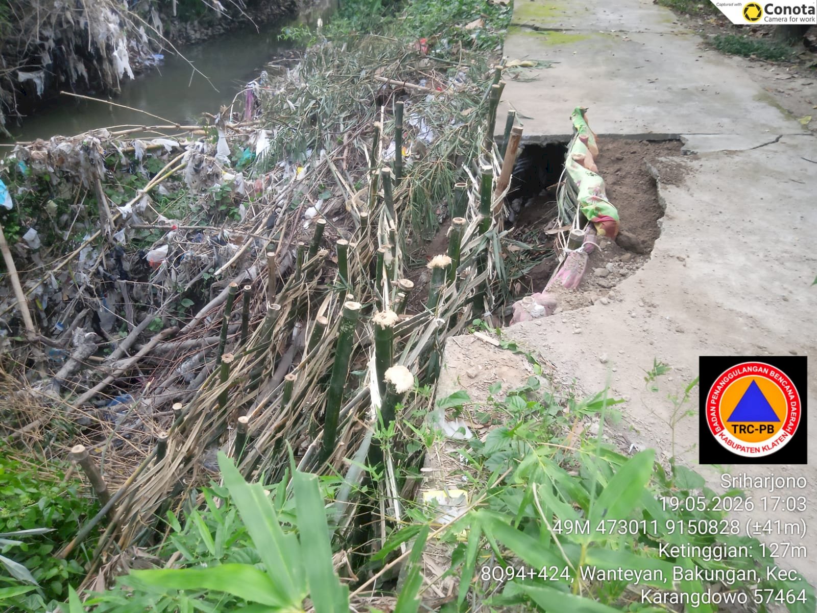 Tanggul Sungai Longsor di Desa Bakungan, Kecamatan Karangdowo