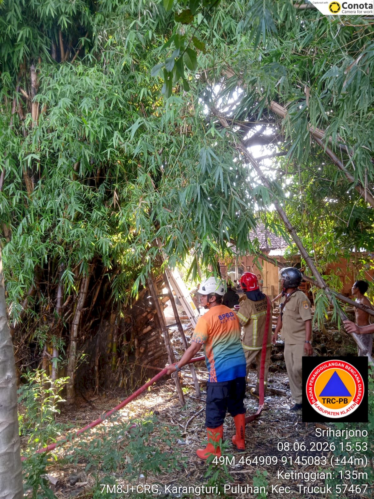 Respon Kebakaran Rumpun Bambu di Puluhan, Kecamatan Trucuk