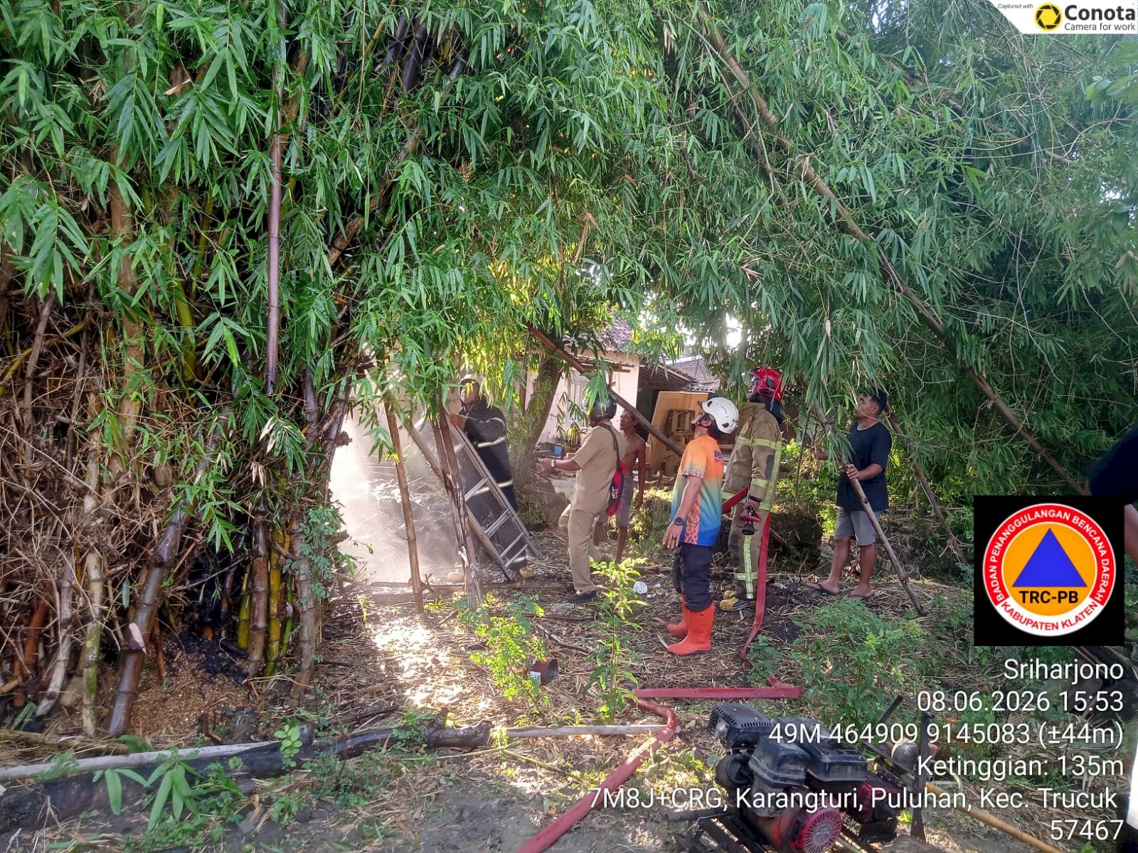 Respon Kebakaran Rumpun Bambu di Puluhan, Kecamatan Trucuk
