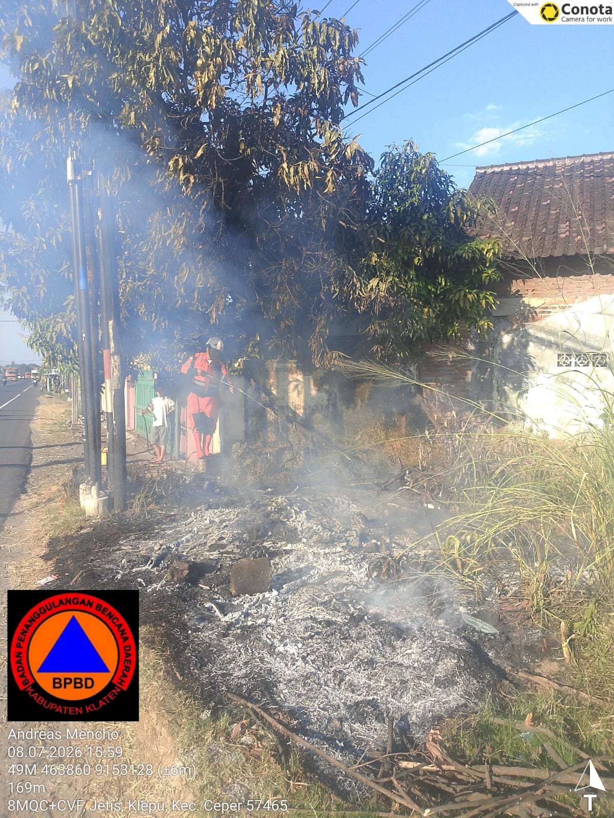 Kebakaran Lahan di Desa Klepu, Kecamatan Ceper, Akibat Pembakaran Sampah Yang Tidak Terkontrol