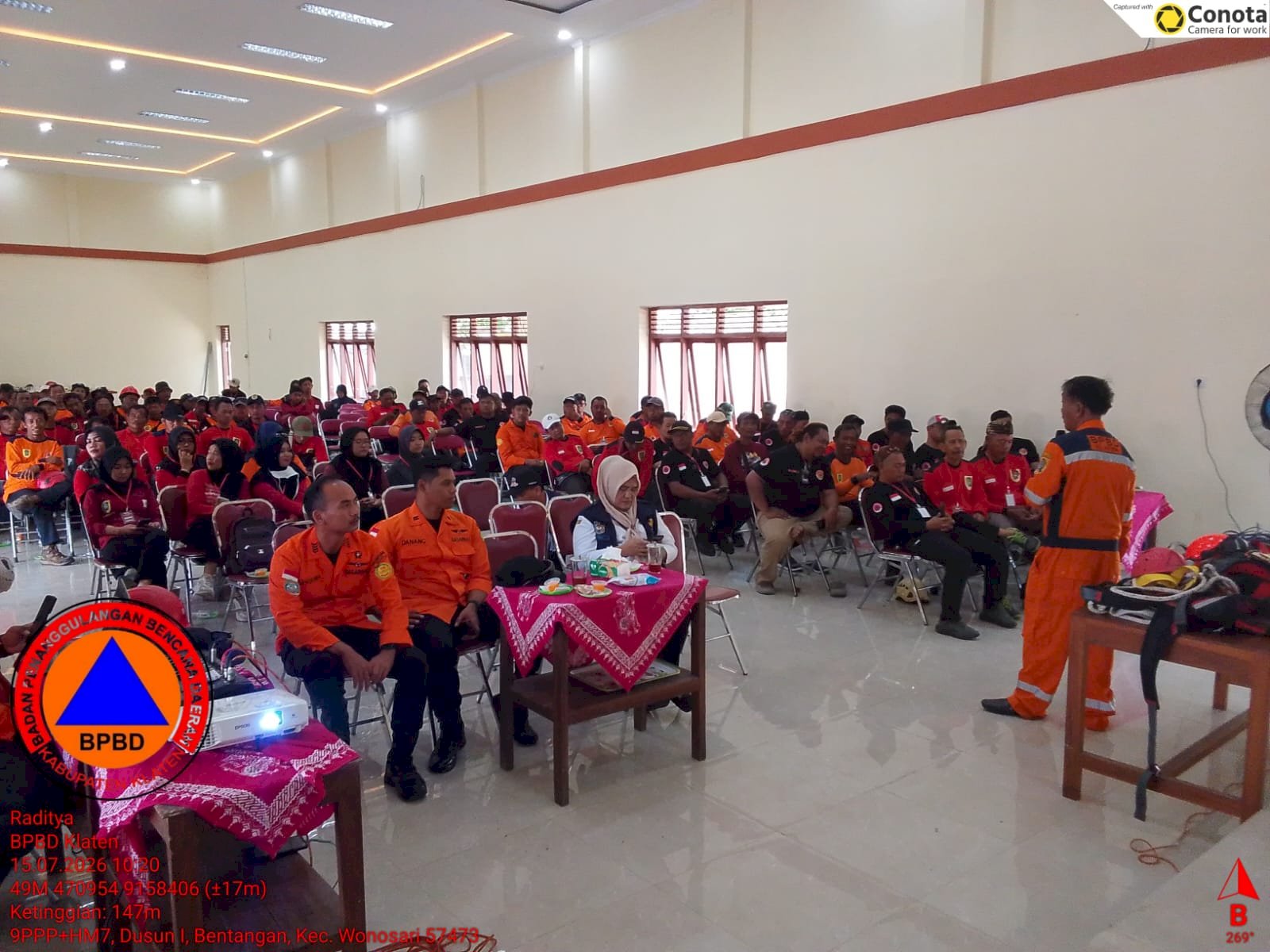 Penyampaian Materi dalam Kegiatan Latihan Gabungan Relawan KENCANA Kecamatan di Dapil IV