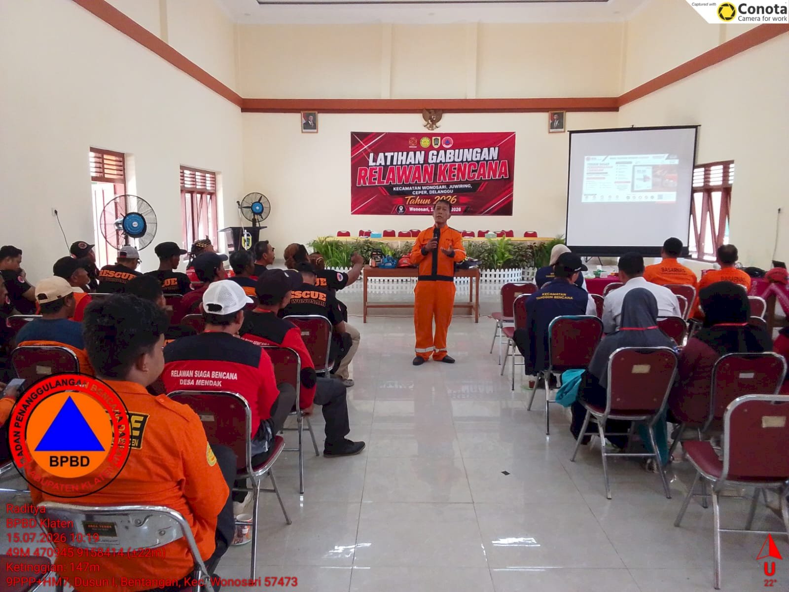 Penyampaian Materi dalam Kegiatan Latihan Gabungan Relawan KENCANA Kecamatan di Dapil IV