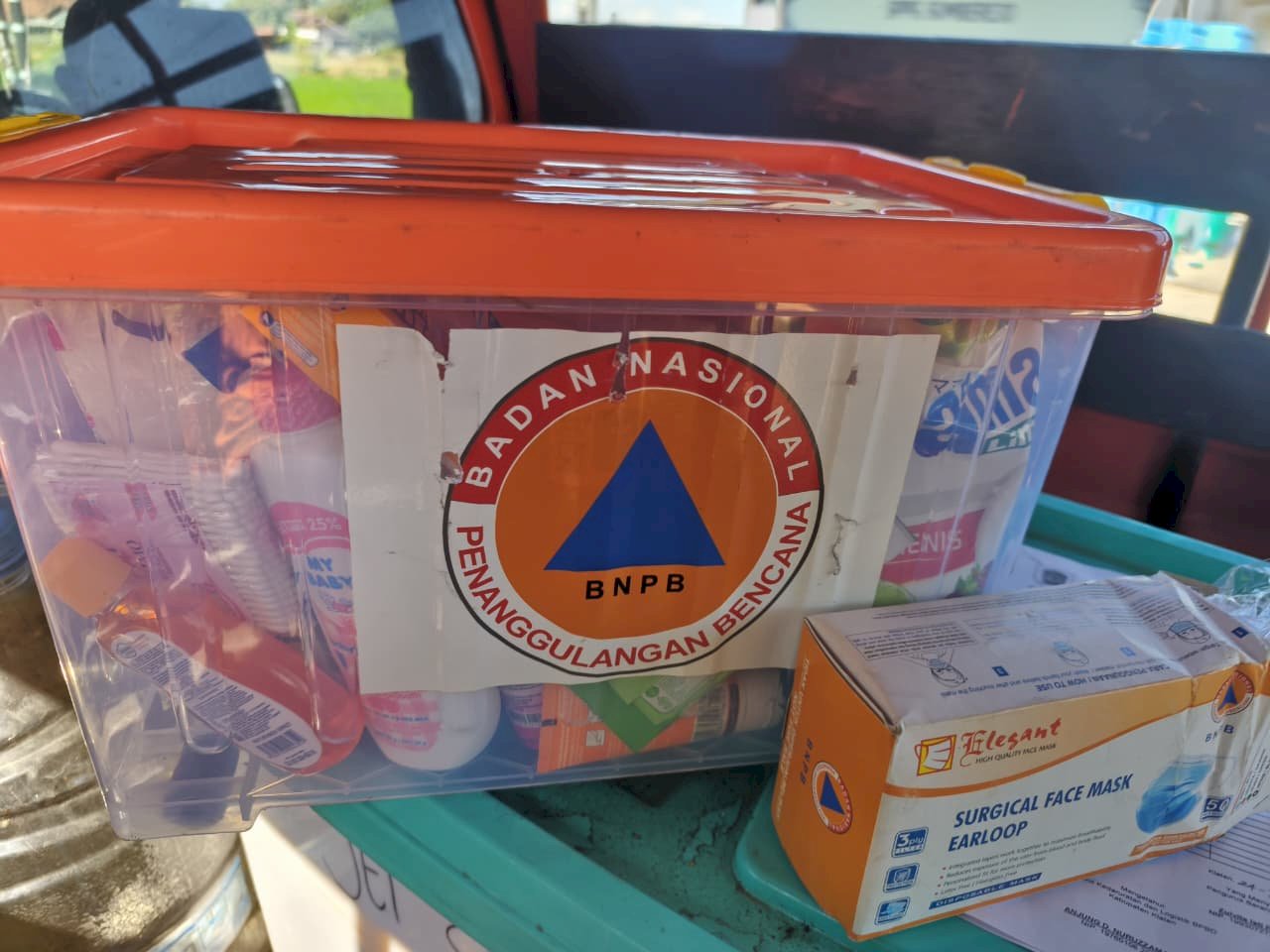 Penyerahan Bantuan Logistik Terdampak Kebakaran Rumah di Desa Danguran, Kecamatan Klaten Selatan