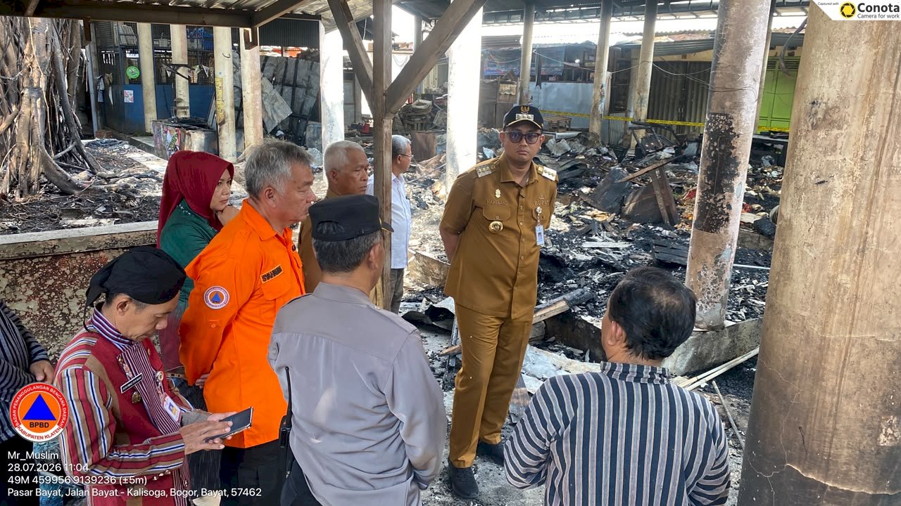 Bupati Klaten Tinjau Kebakaran Pasar Sidoharjo, di Kecamatan Bayat