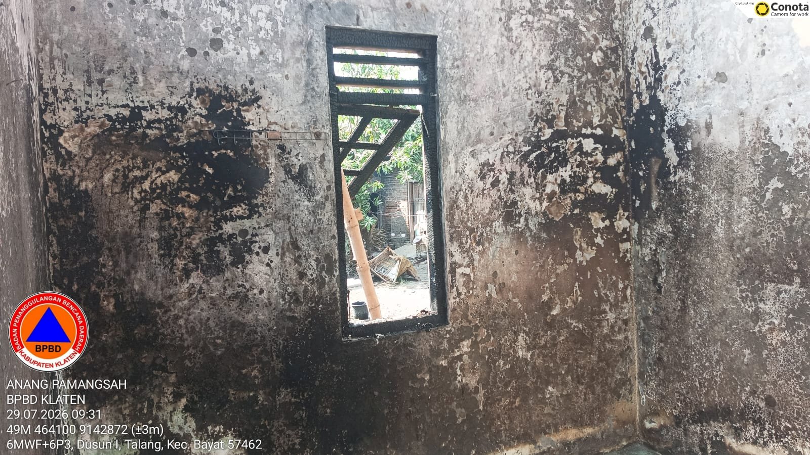 Penyerahan Bantuan Logistik Terdampak Kebakaran Rumah di Desa Talang, kecamatan Bayat