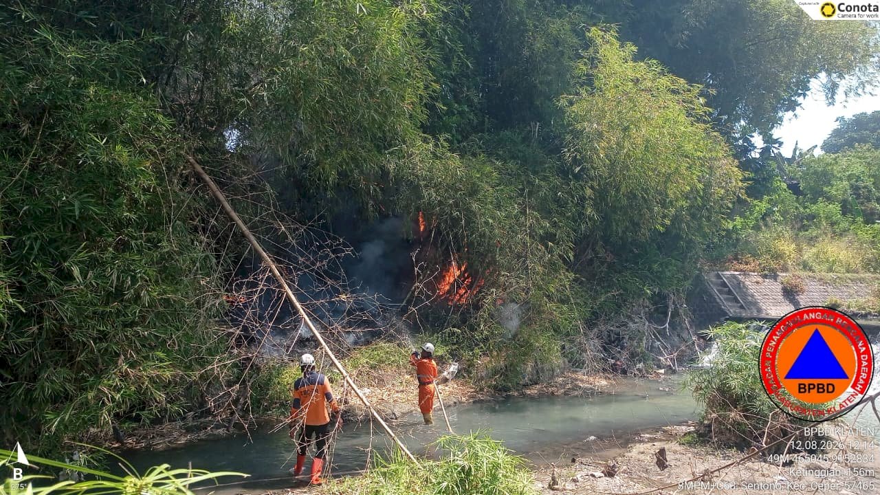 Kebakaran Rumpun Bambu di Desa Ceper dan Desa Ngawonggo, Kecamatan Ceper. 