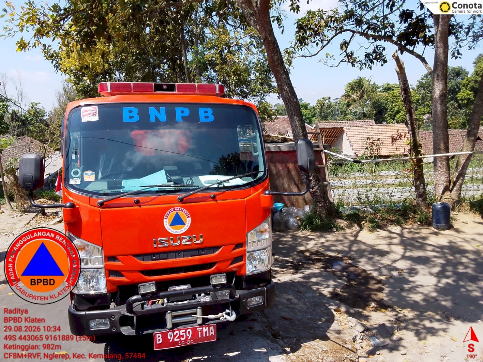 Droping Air Bersih 12 Tangki ke 2 Kecamatan, 4 Desa - Dampak Kekeringan