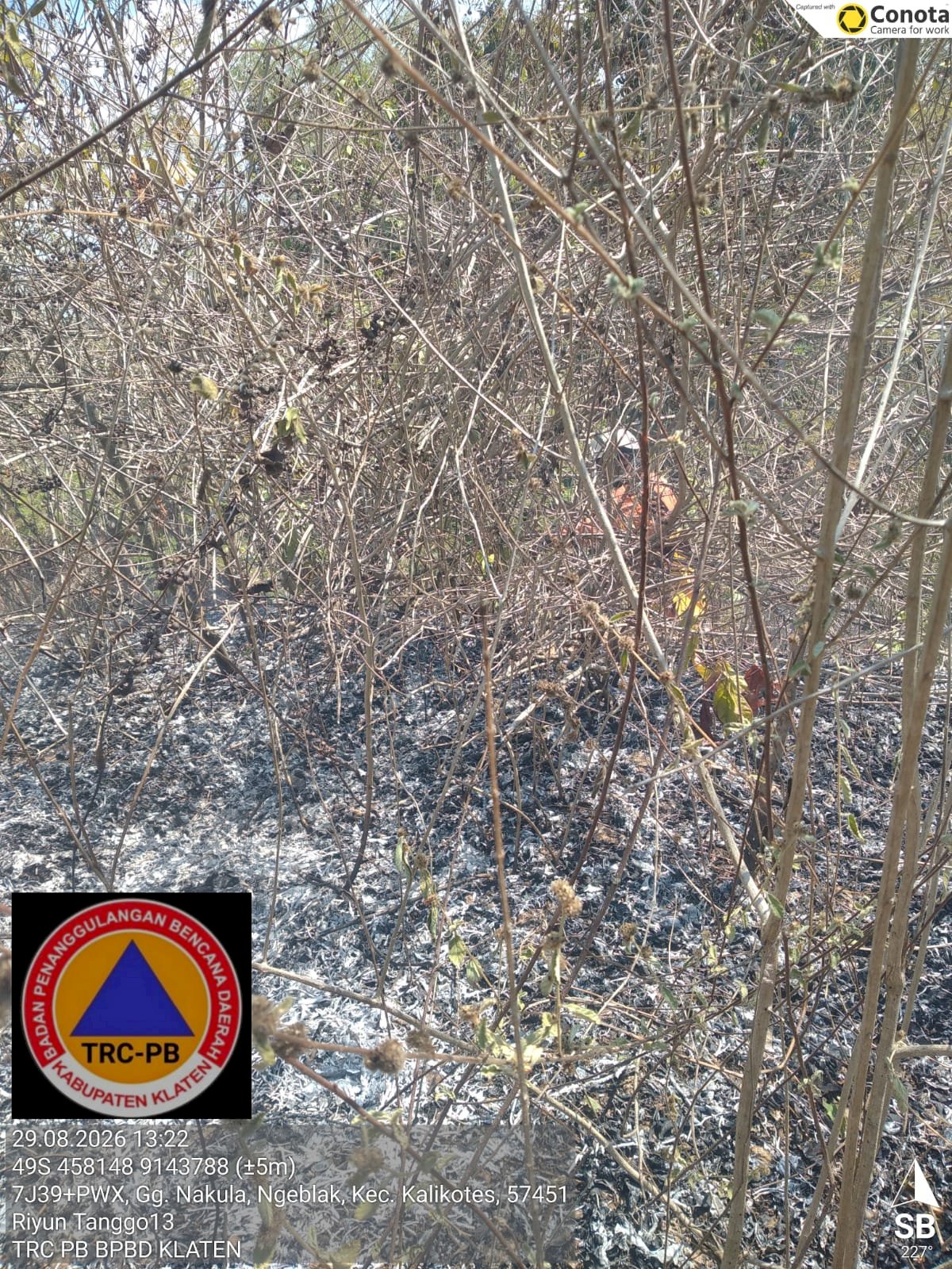 Kebakaran Lahan seluas 100 m² di Desa Krakitan, Kecamatan Bayat