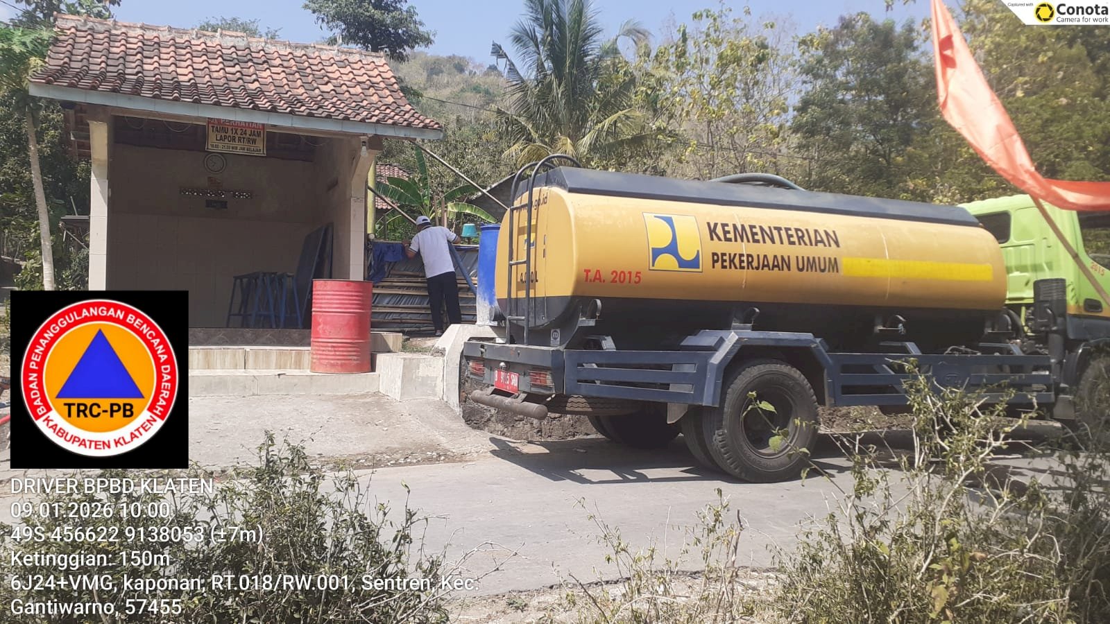 Droping Air Bersih 14 Tangki ke Tiga Kecamatan Lima Desa - Dampak Kekeringan