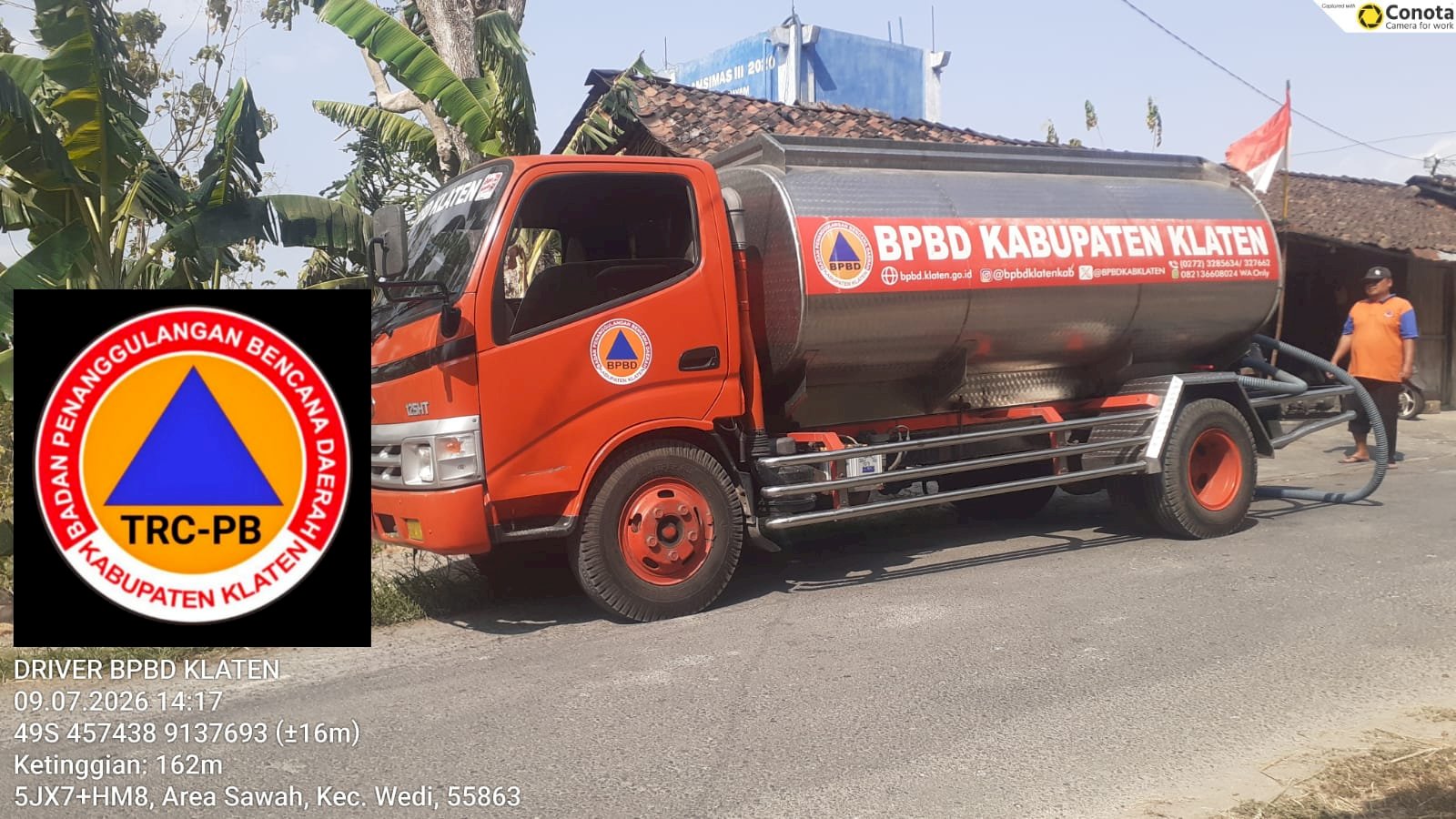 Droping Air Bersih 15 Tangki ke Tiga Kecamatan Lima Desa - Dampak Kekeringan