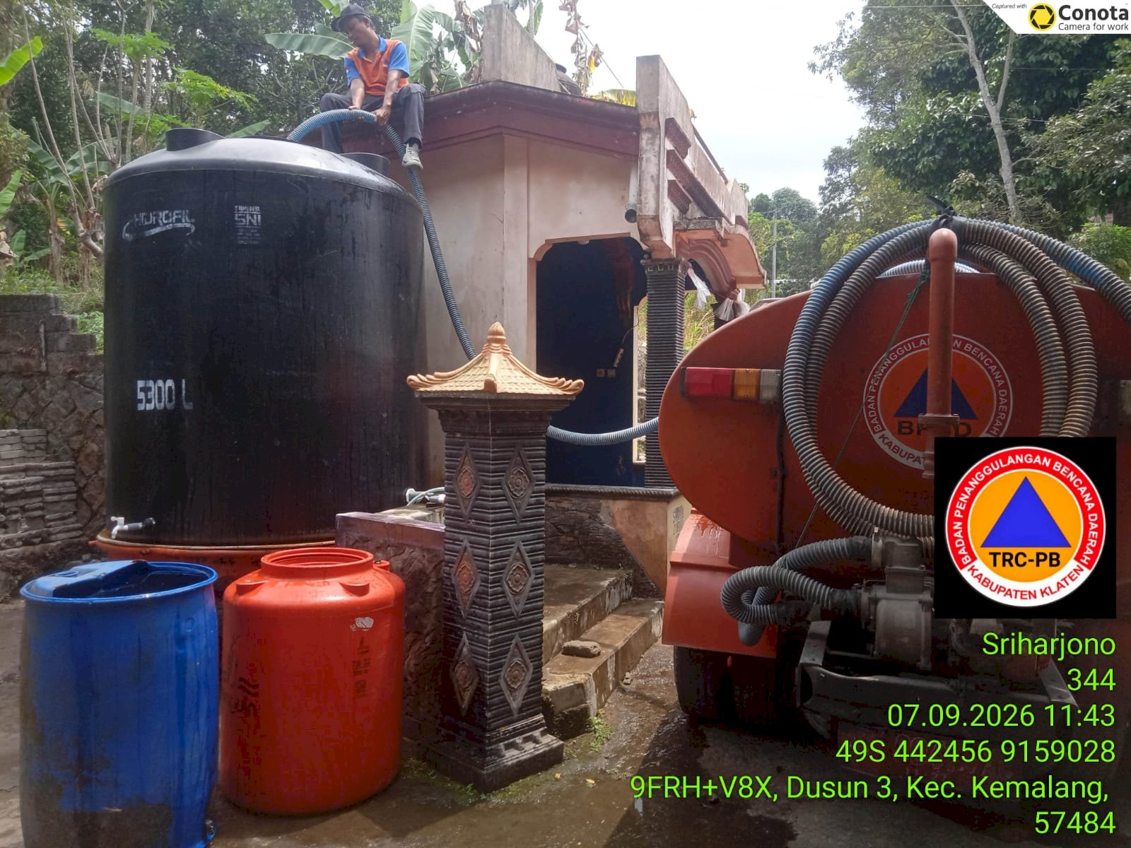 Droping Air Bersih 15 Tangki ke Tiga Kecamatan Lima Desa - Dampak Kekeringan
