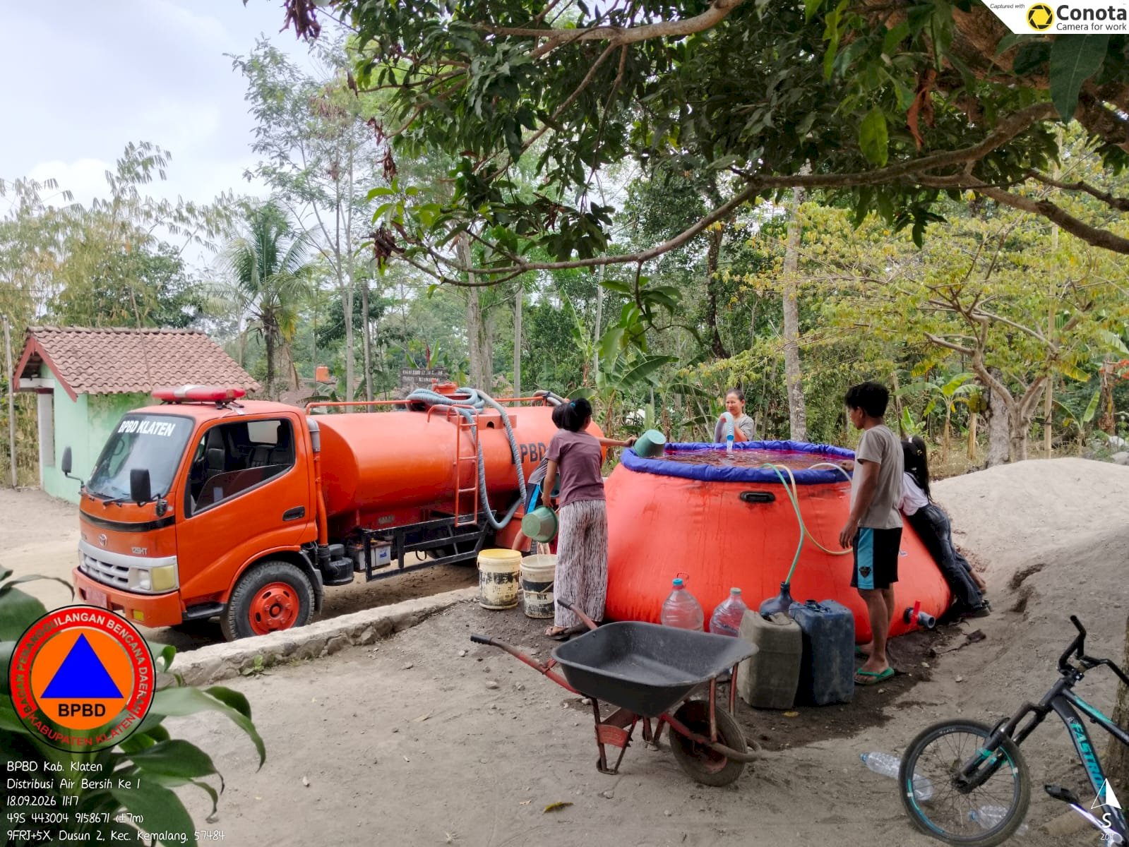 Droping Air Bersih 12 Tangki / 60.000 Liter ke 2 Kecamatan, 4 Desa - Dampak Kekeringan