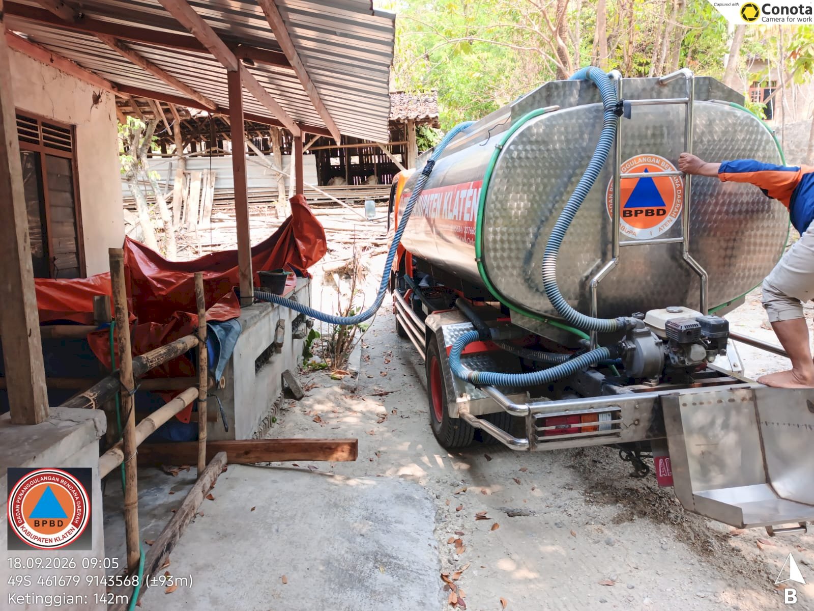 Droping Air Bersih 12 Tangki / 60.000 Liter ke 2 Kecamatan, 4 Desa - Dampak Kekeringan