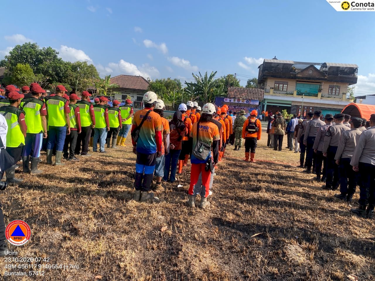 Aksi Bersih Sungai sekaligus Pengukuhan Pengurus Forum Sekolah Sungai Klaten (FKSK) di gelar di Lapangan Krokosono, Bendo, Buntalan, Klaten Tengah